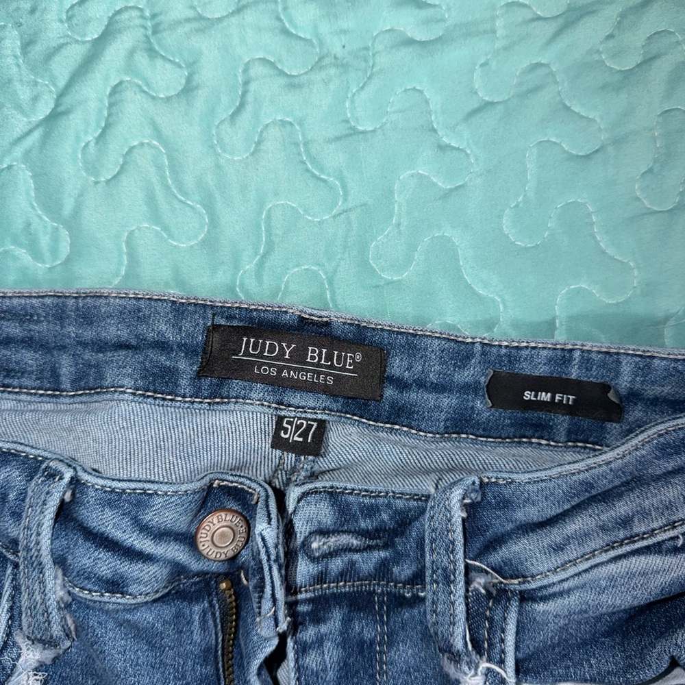 Judy Blue Medium Blue Frayed Ankle Jeans Size 5/27 - Picture 4 of 8